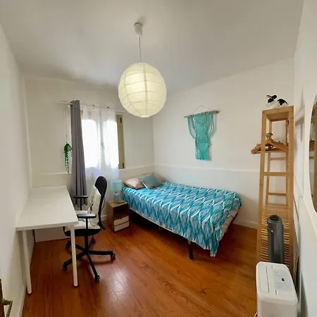 2 Bedroom Flat Close To The Sea