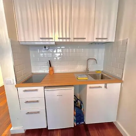 2 Bedroom Flat Close To The Sea Apartment *