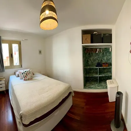 2 Bedroom Flat Close To The Sea Apartment *